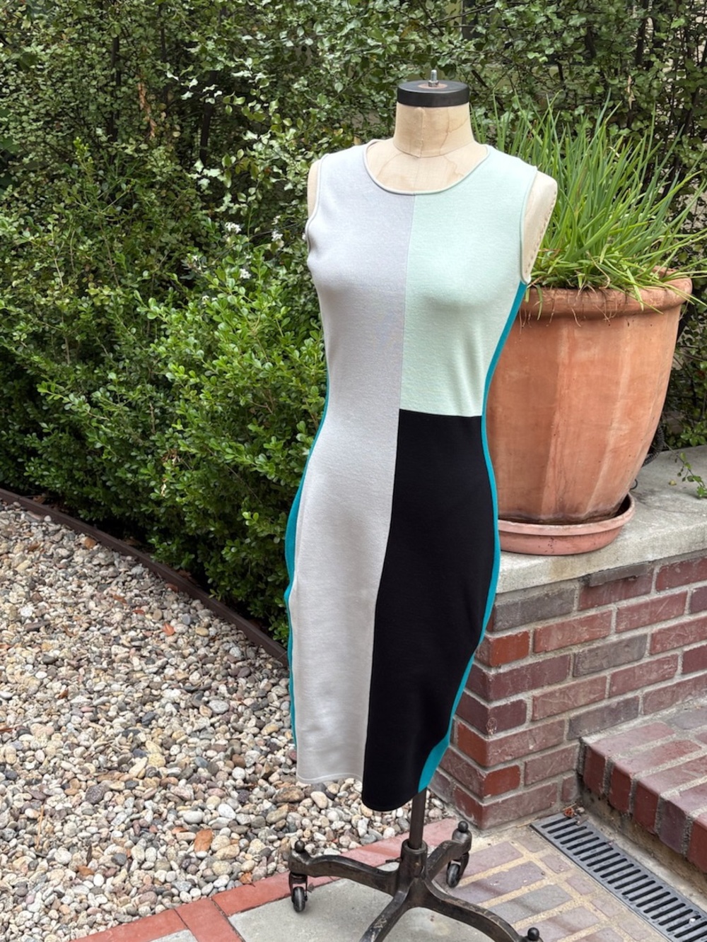 NWT Narciso Rodriguez color-block bodycon knit sheath - size 42